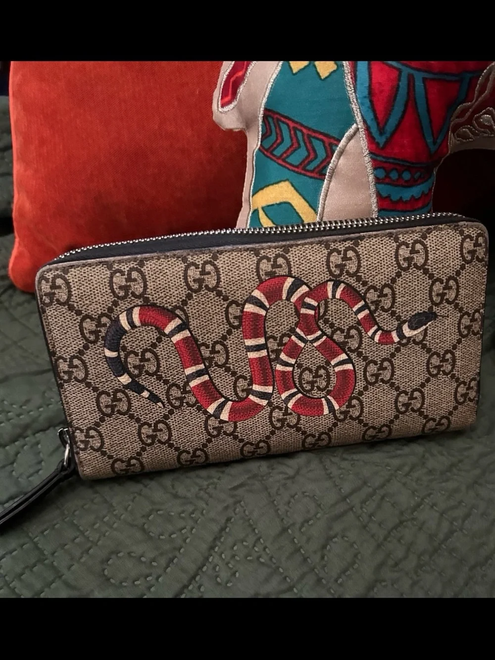 Gucci Beige GG Supreme Wallet with Red and Black Snake Motif - Picture 12 of 12